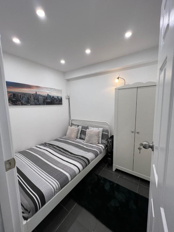 Modern Flat In Central Egham By Windsor Castle, Staines-Upon-Thames And Heathrow Airport 外观 照片