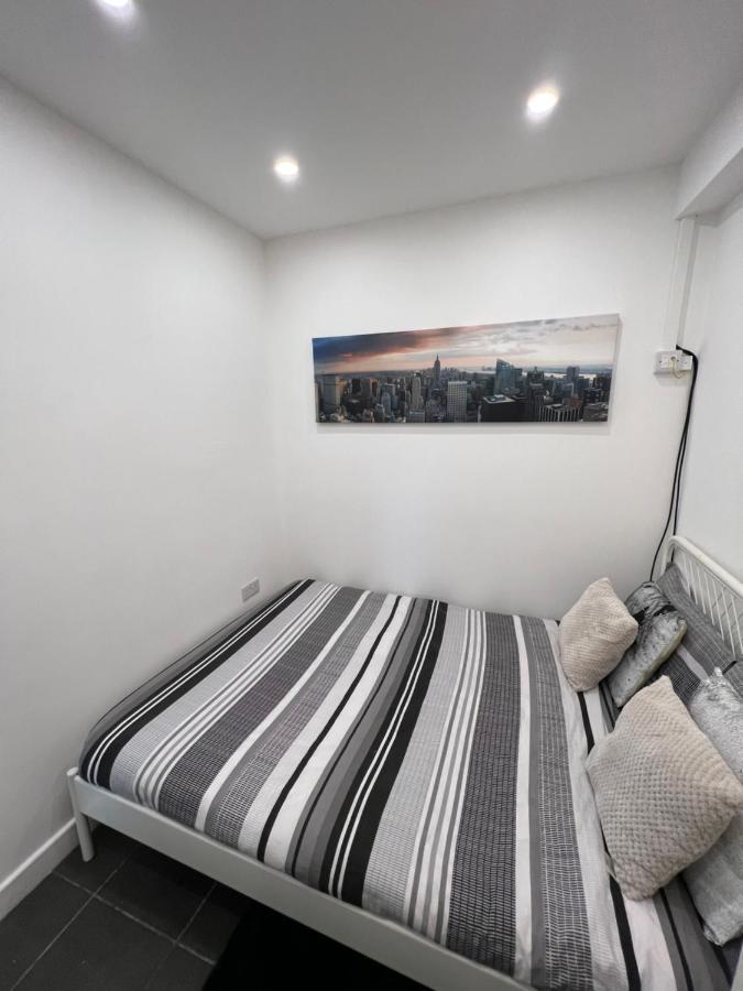 Modern Flat In Central Egham By Windsor Castle, Staines-Upon-Thames And Heathrow Airport 外观 照片