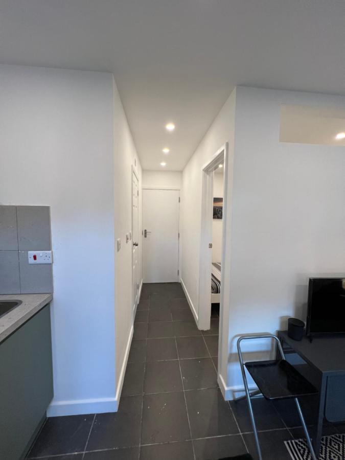 Modern Flat In Central Egham By Windsor Castle, Staines-Upon-Thames And Heathrow Airport 外观 照片