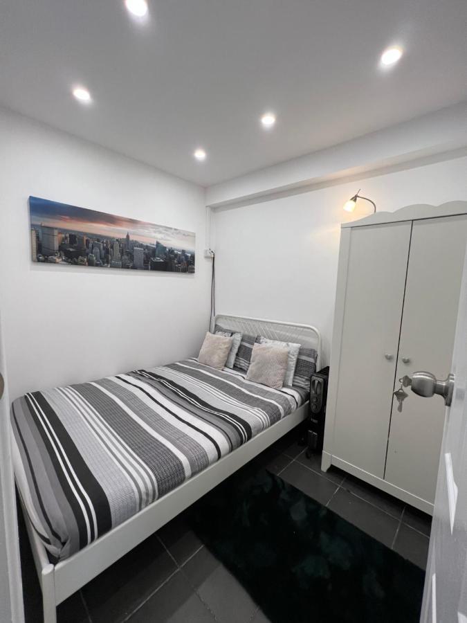 Modern Flat In Central Egham By Windsor Castle, Staines-Upon-Thames And Heathrow Airport 外观 照片